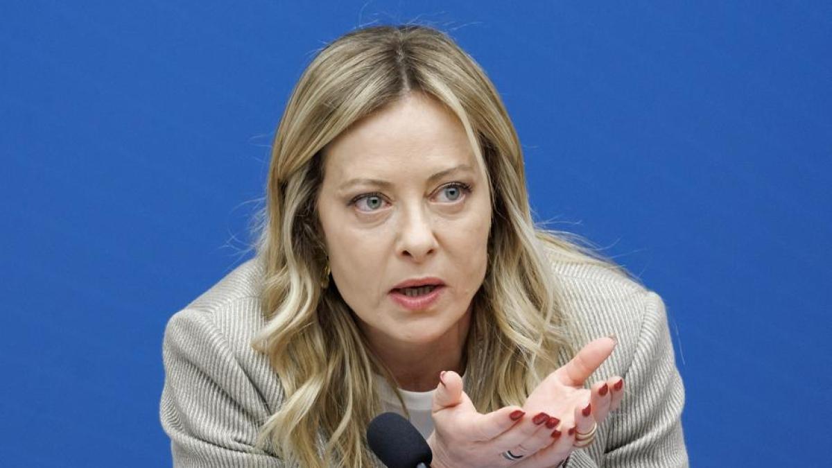 Giorgia Meloni, oggi la conferenza stampa di inizio anno: «Sicurezza? A volte le toghe rendono vano il lavoro di forze dell'ordine e Camere. Per Trentini mobilitati tutti i canali». La gag su Fiorello