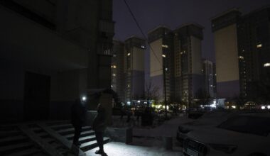 Ucraina - Russia, le notizie sulla guerra in diretta | Kiev è di nuovo sotto attacco, esplosioni nella notte