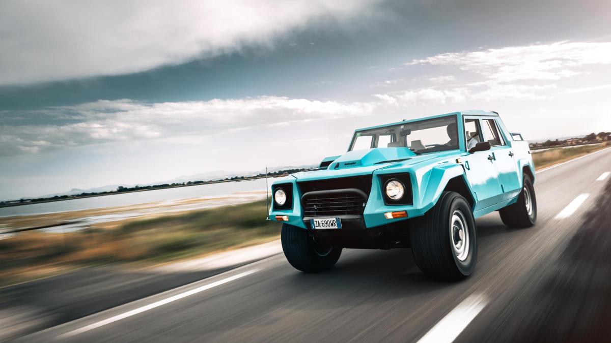 Lamborghini LM 002: storia, motore, potenza, prezzo
