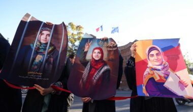 Iran, il regime spara sulla folla: «Almeno 65» le vittime, più di duemila arresti, ospedali al collasso. Khamenei alza l'allerta