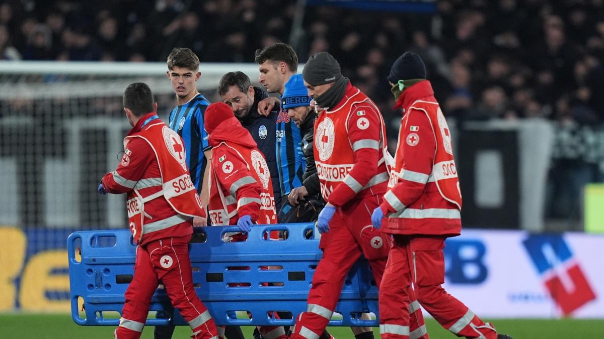 Infortunio a Djimsiti in Atalanta-Torino: non riusciva a camminare, come sta