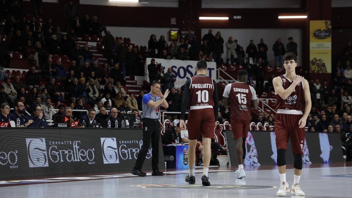 Basket, Trapani: domani arriva l'esclusione