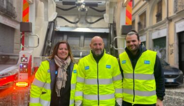 Notte su un compattatore dell'Amsa: «Noi spazzini facciamo funzionare Milano. Nei cassonetti c'è il mondo, anche frigoriferi e pistole»