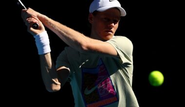 Sinner, l'operazione Australian Open: ritrova Cahill, una nuova esibizione a Melbourne, la sfida a golf con Alcaraz