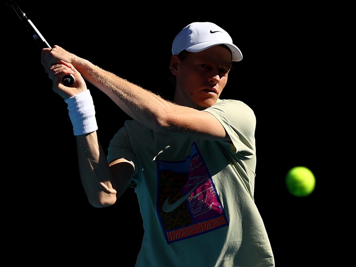 Sinner, l'operazione Australian Open: ritrova Cahill, una nuova esibizione a Melbourne, la sfida a golf con Alcaraz