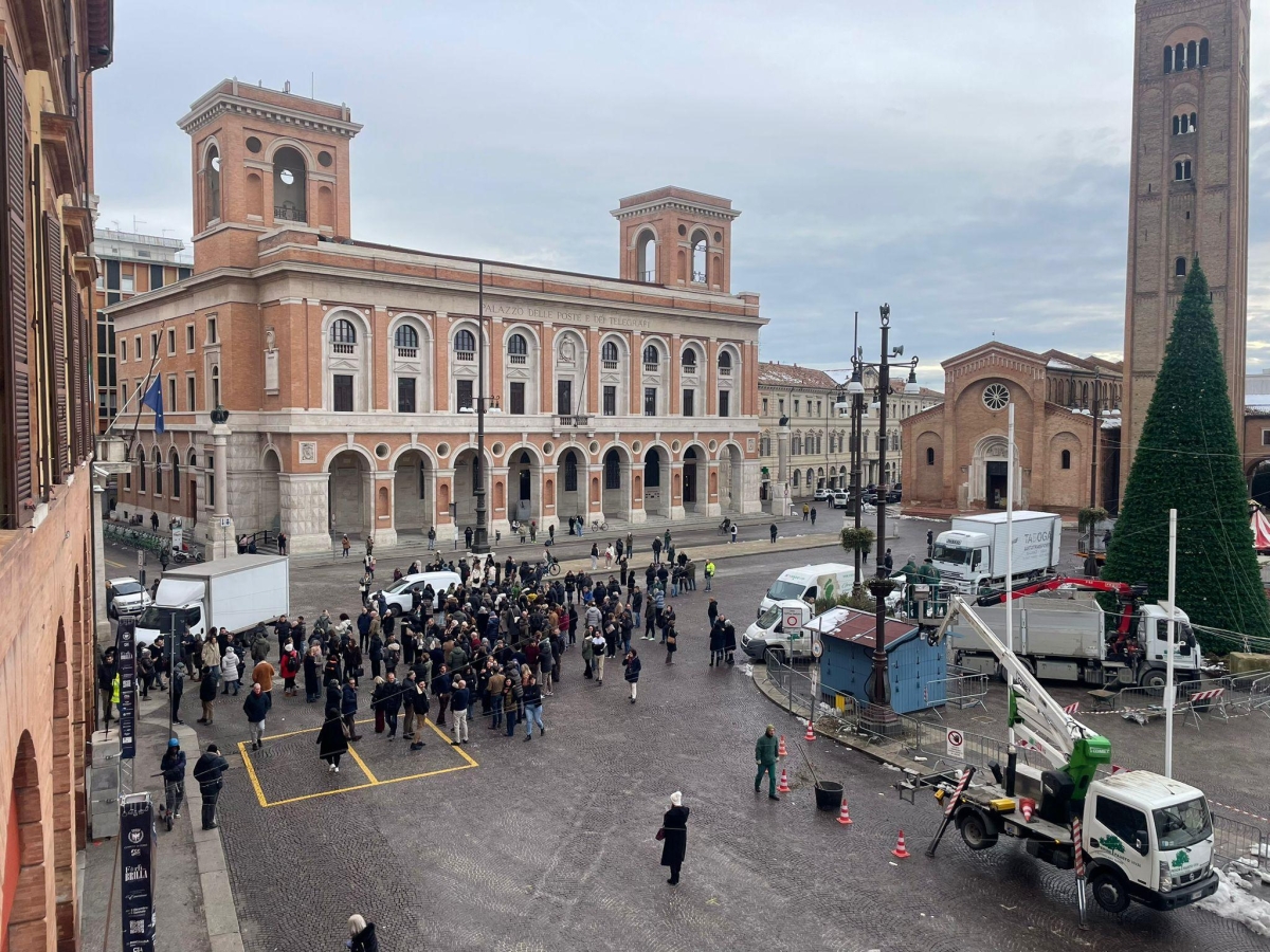 Terremoto Ravenna e Forlì-Cesena, scossa di magnitudo tra 4 e 4.5: «Un boato, gente in strada per la paura». Disagi per i treni