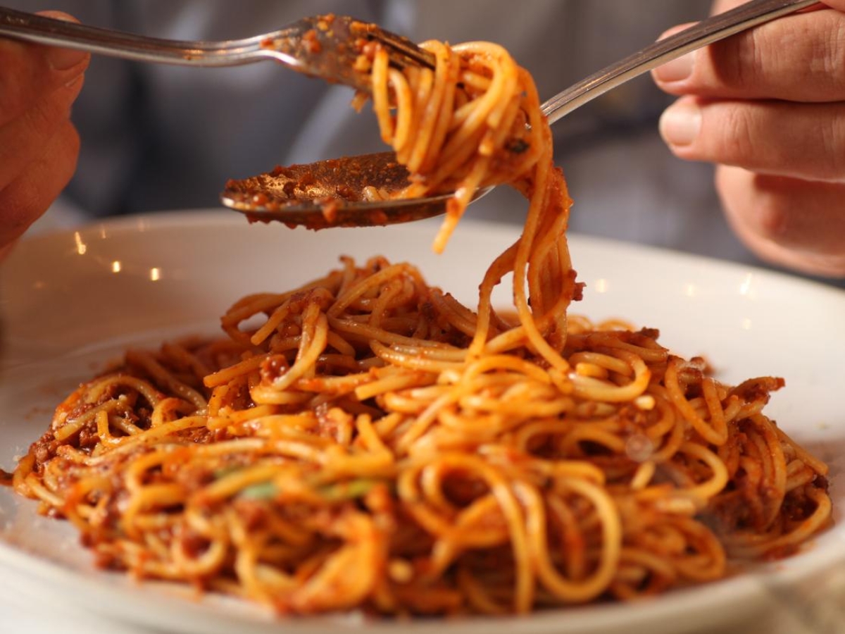 Pasta, aiuta a gestire il peso e fa bene al microbiota: 19 buoni motivi per mangiarla secondo la scienza