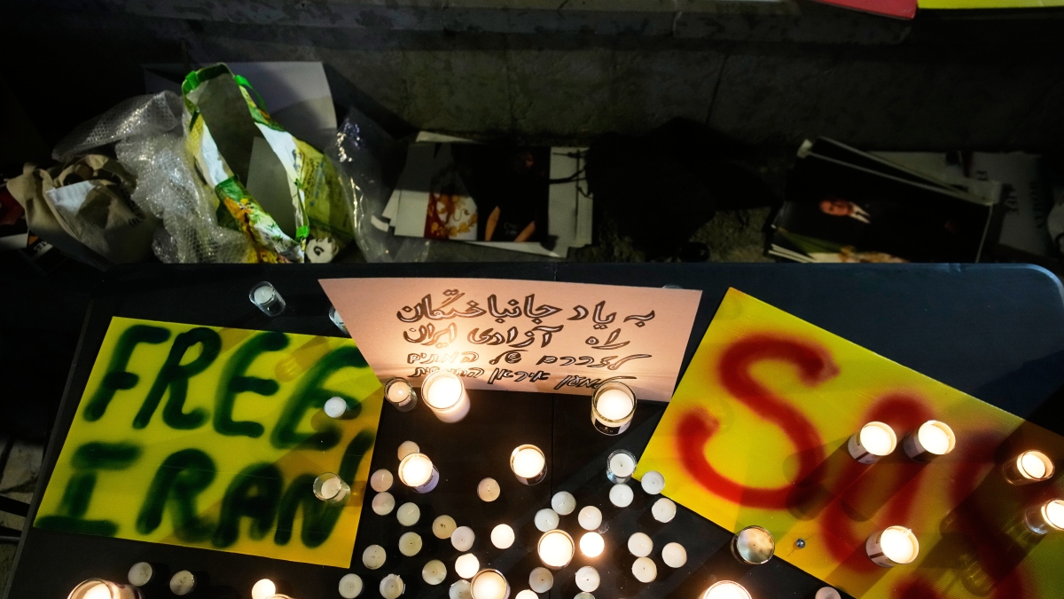 Iran-Usa, le notizie in diretta | Usa e Gran Bretagna ritirano il personale dalla base in Qatar. Trump: «Le uccisioni si sono fermate»