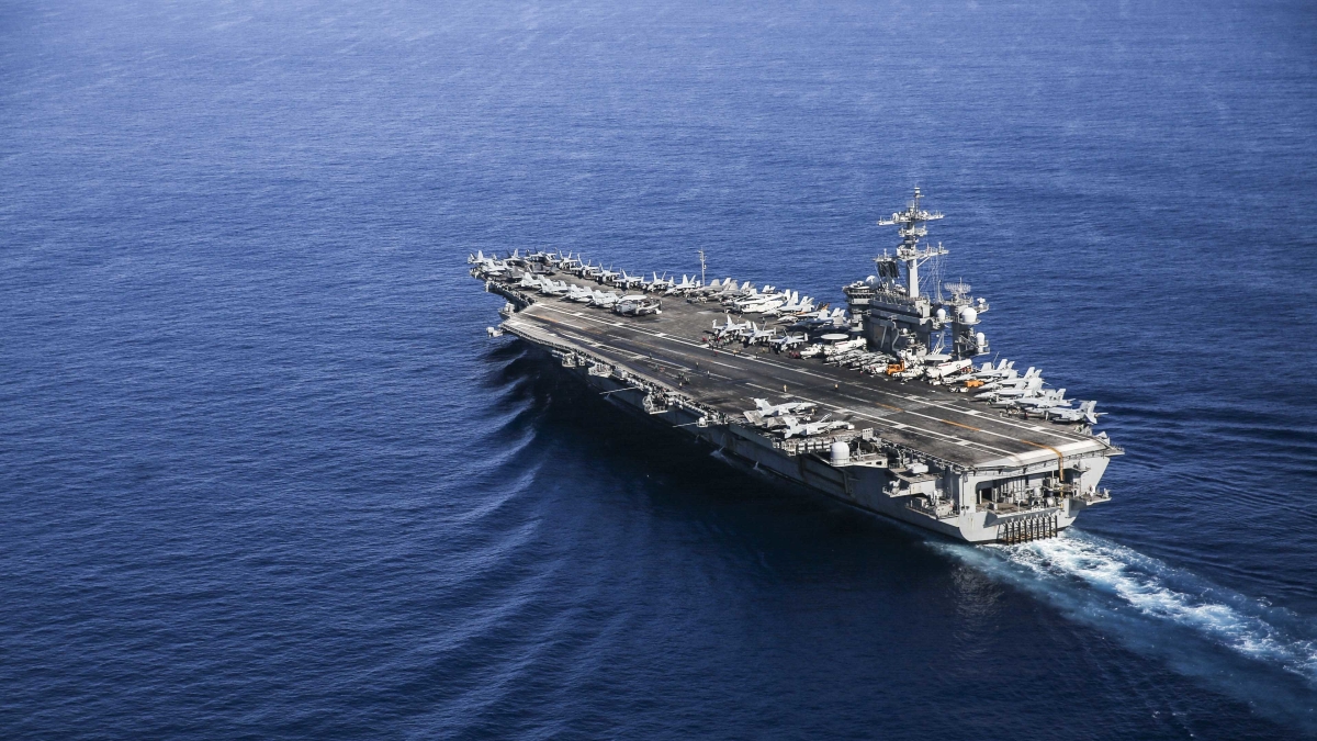 Trump minaccia l'Iran: «La nostra Armata è pronta». Le 3 richieste a Teheran (e nessuna riguarda il massacro degli oppositori)