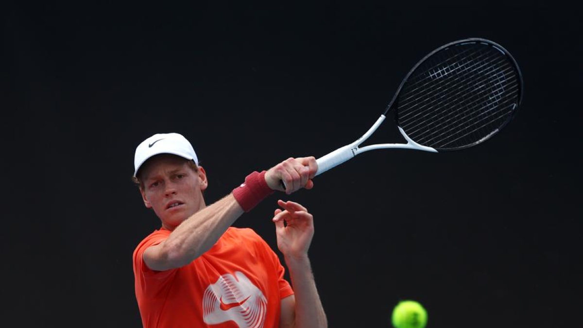 Boris Becker: «Avrei sfidato Sinner sull’erba dove ero potente come lui. Il più forte in Australia è Jannik, ma Alcaraz sa come batterlo»