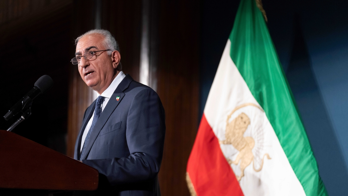 Iran-Usa, le notizie in diretta | Khamenei: «Trump è un criminale responsabile di vittime nel nostro Paese». Witkoff: «Trump preferisce la diplomazia». Teheran blocca Internet fino a marzo