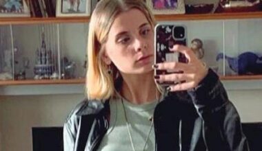 Annabella Martinelli aveva un cerotto sulla bocca. Lunga lettera di addio per i genitori, che ieri hanno portato un fiore nel bosco