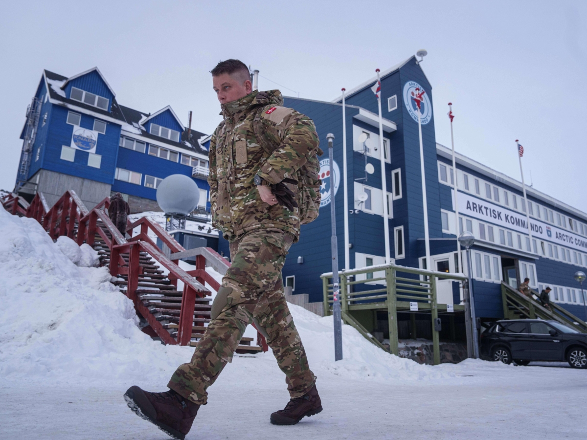 Trump minaccia dazi per chi lo ostacola sulla presa della Groenlandia. La mossa di Copenaghen