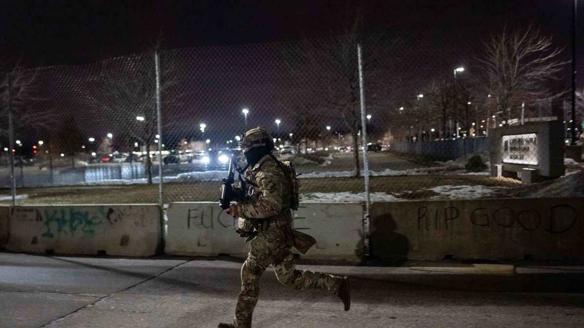 Usa, un giudice federale impone dei limiti agli agenti Ice anti-immigrazione schierati a Minneapolis