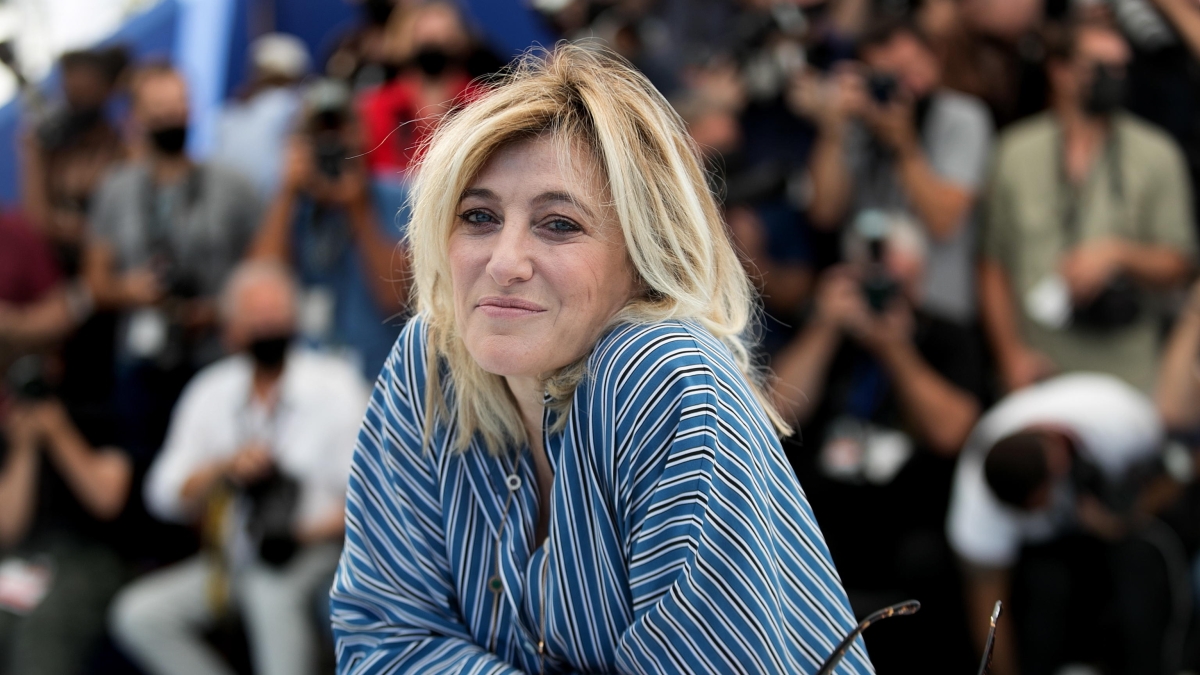 Valeria Bruni Tedeschi agli Oscar Europei: «Non ce l'ho con mia madre per essere stata abusata da piccola»
