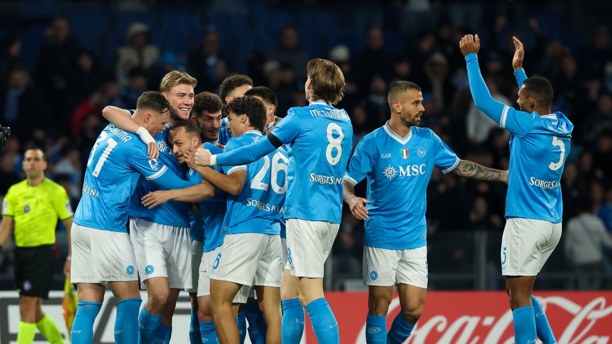 Napoli-Sassuolo 1-0: gol di Lobotka, Conte risponde all'Inter e resta a -6