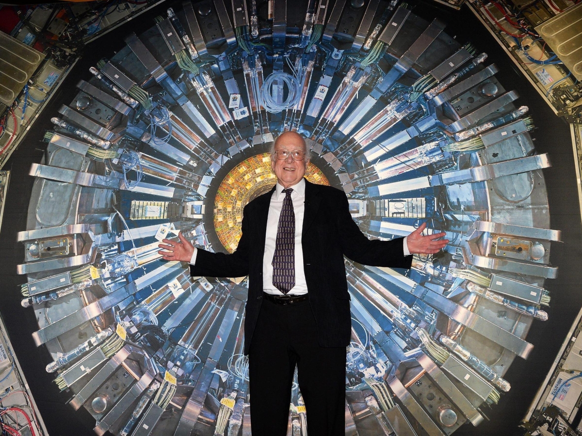 L'eredità di Higgs in beneficenza: il Nobel che scoprì la «particella di Dio» dona decine di migliaia di euro a ricerca e senzatetto