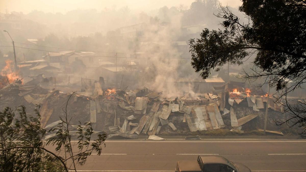 Cile, incendi nel Sud del Paese: 15 morti, oltre 20.000 evacuati
