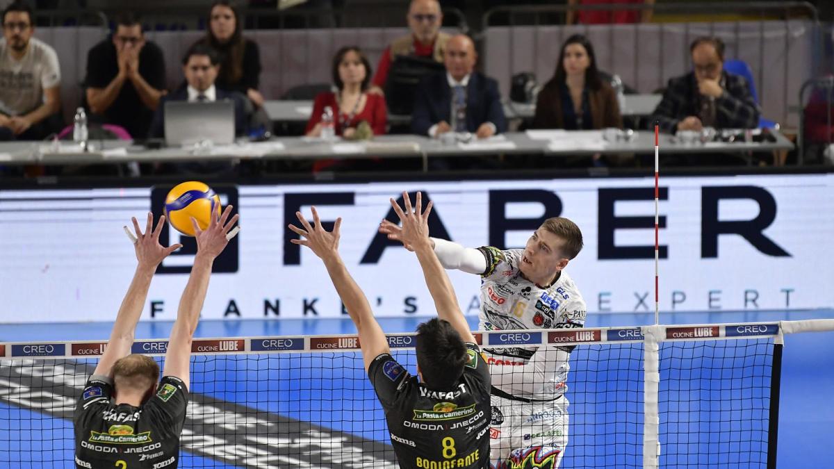 Superlega volley: Perugia mantiene la vetta, Civitanova ko. Trento travolge Milano