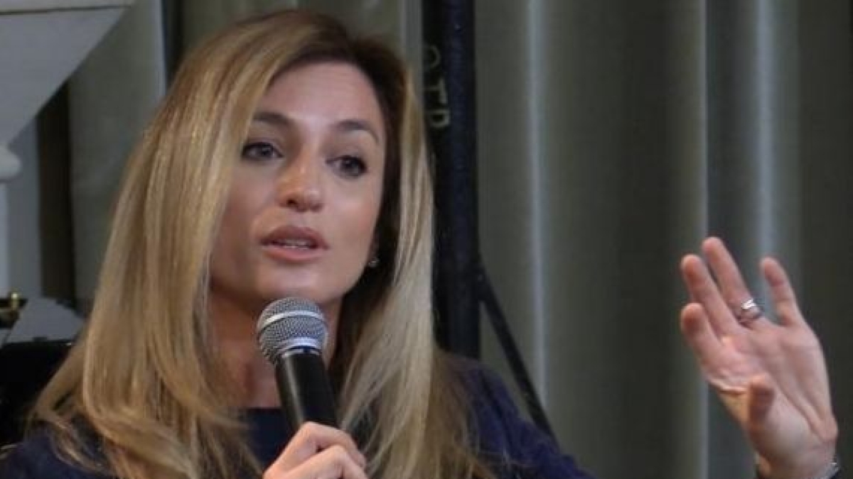 Beatrice Venezi: «Fenice in mano ai sindacati. Danno di immagine all’estero»