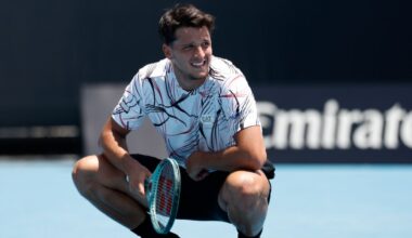 Australian open, stanno tutti male: da Darderi a Cobolli a Gaston corrono tutti in bagno