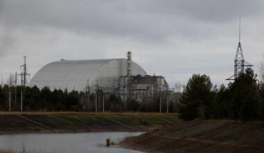 La centrale di Chernobyl per ore «senza più alimentazione esterna»: l'allarme dell'Agenzia per il nucleare dopo gli attacchi russi