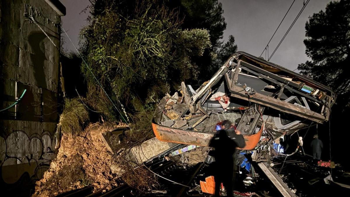 Ancora un deragliamento di un treno in Spagna, morto il macchinista, almeno 20 feriti