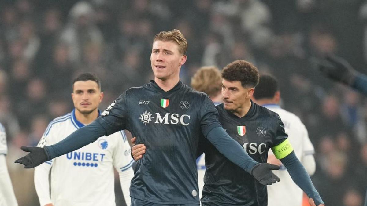 Copenaghen-Napoli di Champions League 1-1, gli azzurri si fanno beffare con l'uomo in più: i playoff si complicano