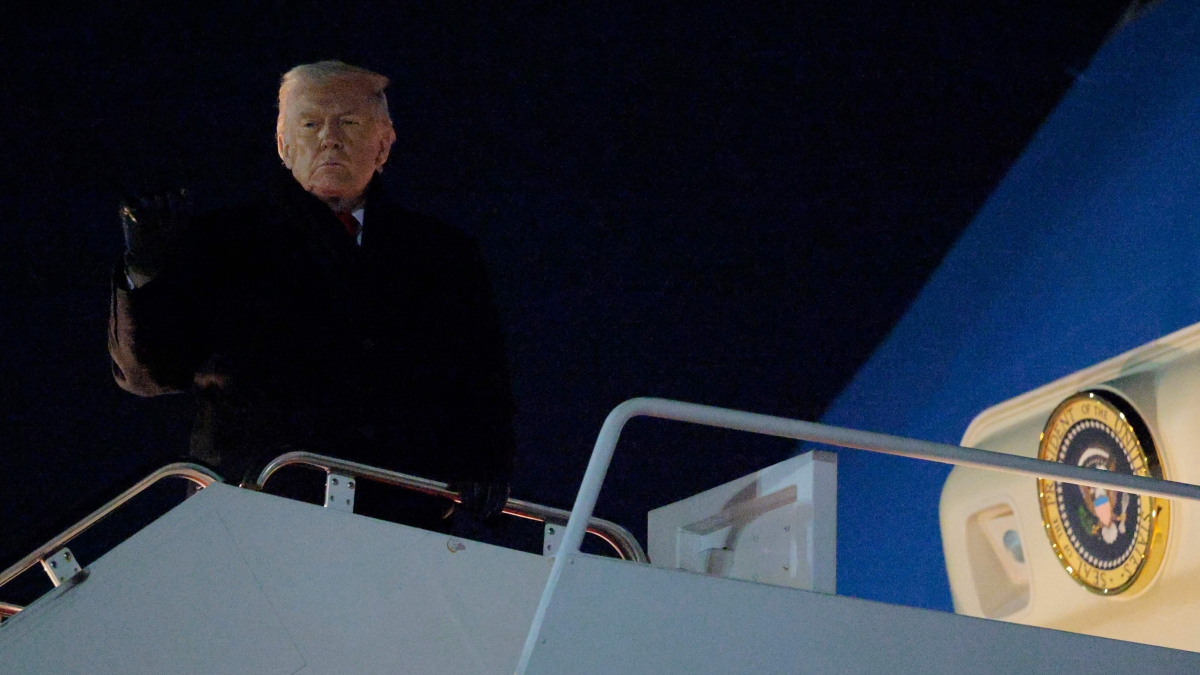 Groenlandia, le ultime notizie in diretta | Guasto all'Air Force one, decolla verso Davos ma è costretto a riatterrare in Usa. Trump: «Groenlandia? Probabile soluzione la Europa»