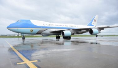 Air Force One, i due Boeing 747 in servizio, i nuovi jet in ritardo, il dono del Qatar: come sono fatti gli aerei presidenziali Usa