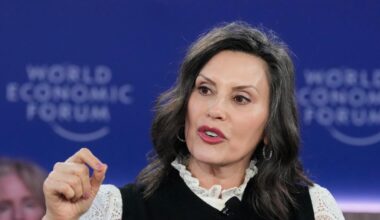 Whitmer, governatrice del Michigan: «Gli americani fanno fatica a fare la spesa e non capiscono perché Trump si occupi della Groenlandia»