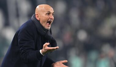 Spalletti: lo schiaffetto a Openda, la lite con il tifoso. Lo show di Luciano in Juventus-Benfica