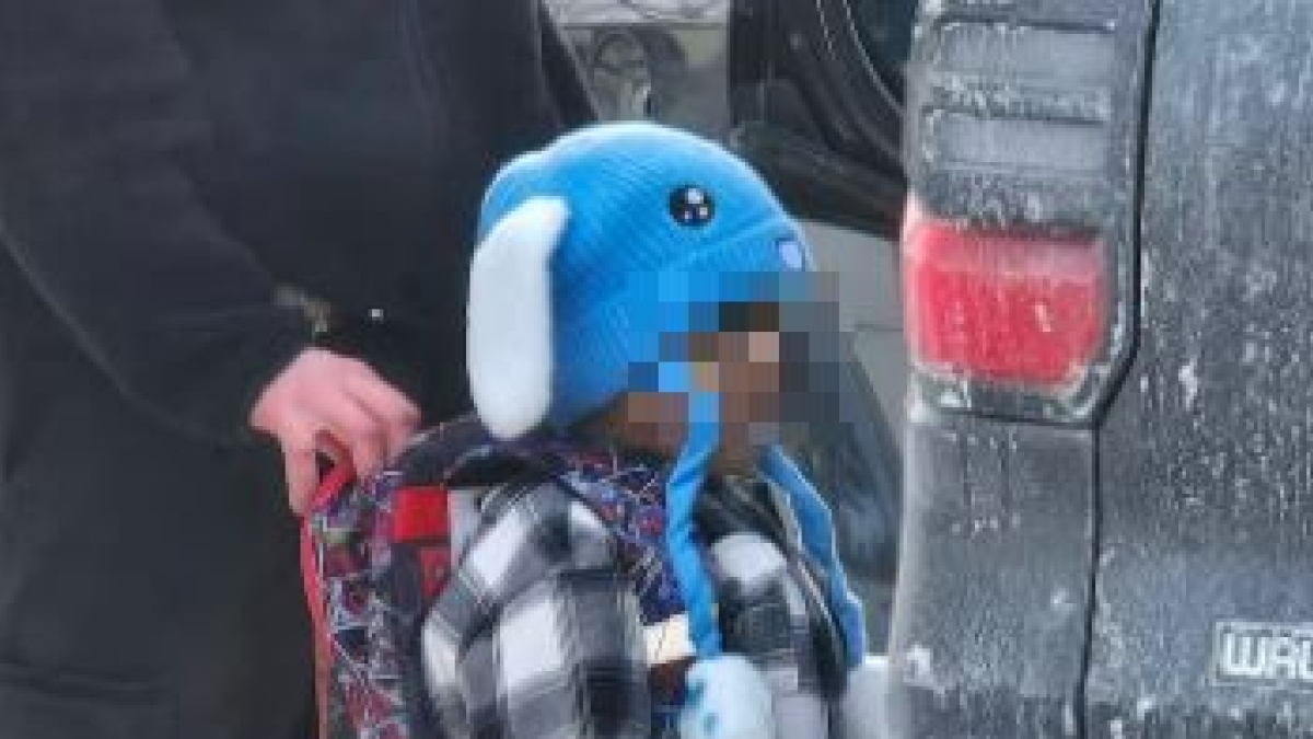 L'Ice arresta un bambino di 5 anni a Minneapolis. Lo choc della scuola: «Usato come esca per catturare il padre. Come può essere classificato come criminale?»
