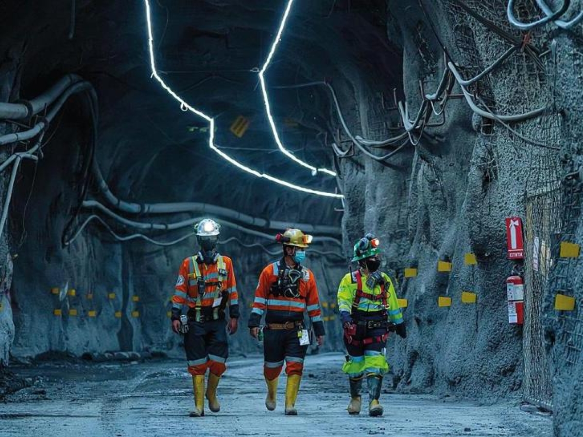 Torino, il gioielliere che ha finito l’argento: «Ormai è introvabile e i prezzi sono alle stelle. Ecco cosa sta succedendo davvero»