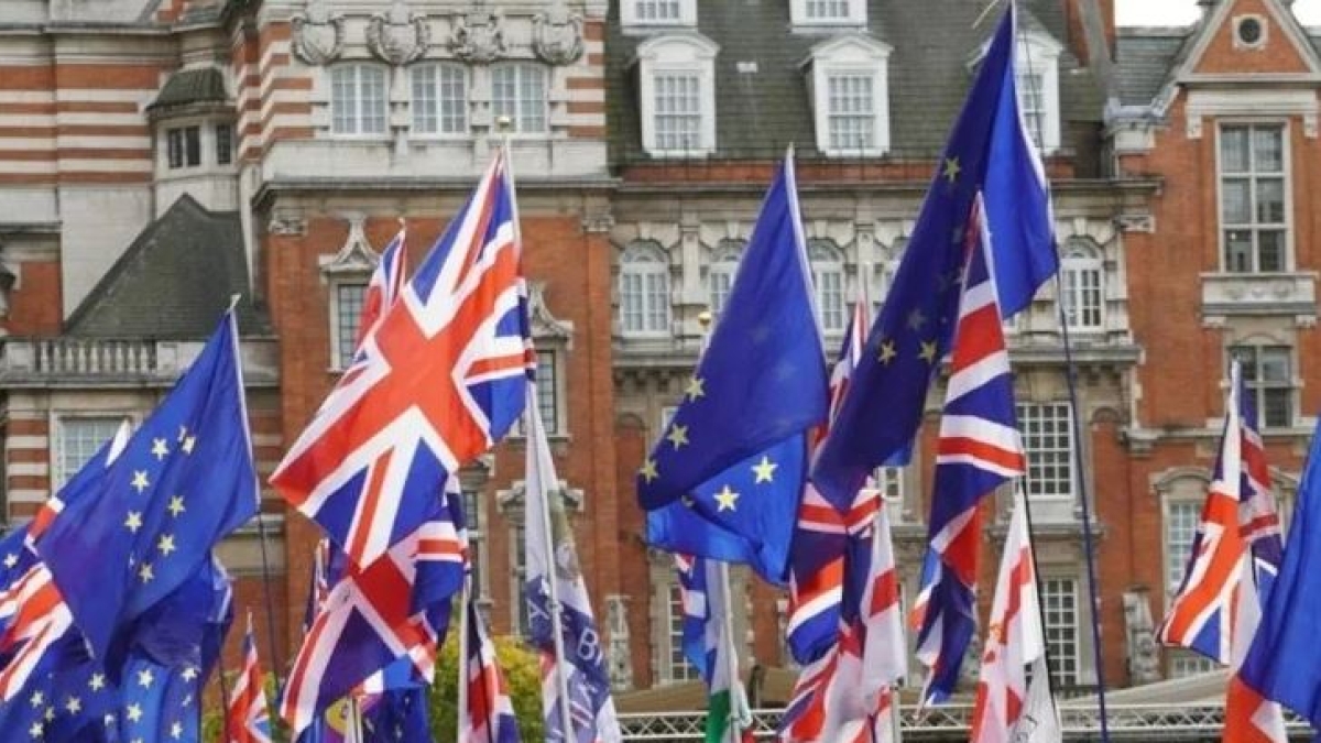 Brexit, Londra ci ripensa: «Ue più affidabile degli Usa». E parlare di rientro 10 anni dopo non è più un tabù