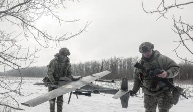 Ucraina - Russia, le notizie sulla guerra in diretta | Usa: I negoziati riprenderanno ad Abu Dhabi domenica prossima. Il Cremlino: «Non parleremo mai con Kallas, Ue incompetente»