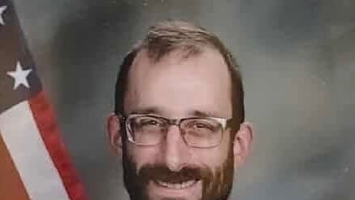 Il padre di Alex Pretti, l'infermiere di terapia intensiva ucciso dall'Ice a Minneapolis: «Su mio figlio bugie disgustose, fate uscire la verità»