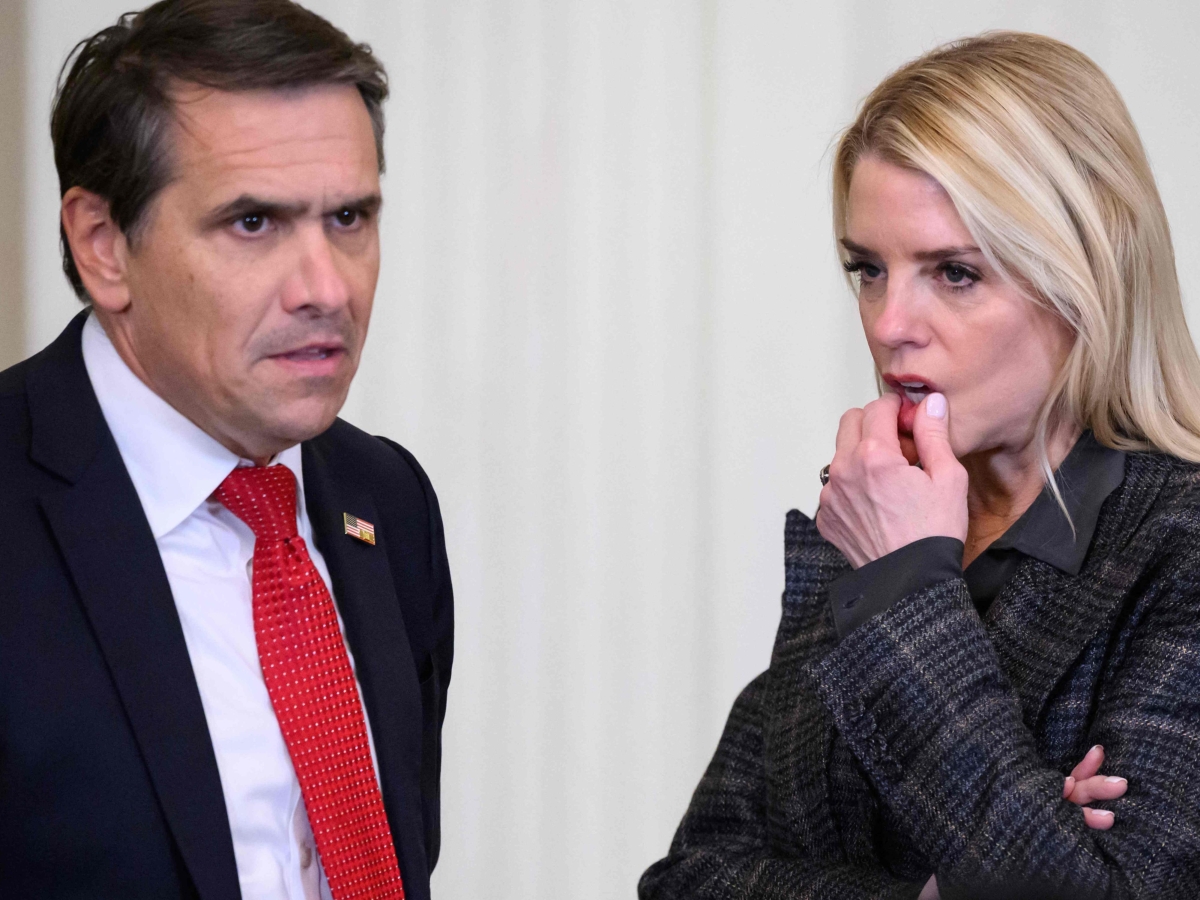 La ministra Pam Bondi: «Dateci i dati elettorali e ritireremo gli agenti da Minneapolis». I Dem: è un ricatto
