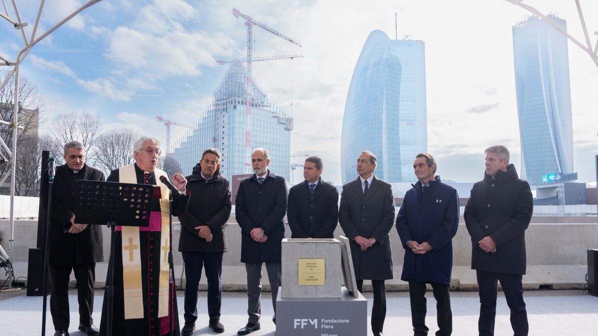 La Rai torna in Fiera a Milano, posa della prima pietra del nuovo centro di produzione: «Qui costruiamo il futuro del servizio pubblico»