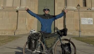 La storia di Ludovico Muretti, da Cermenate (Como) a Lisbona in bicicletta: «Una volta sono andato in ipotermia ma non voglio fermarmi»