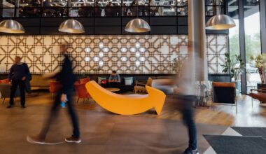 Amazon taglia 16 mila dipendenti, soprattutto impiegati: «Rimuovere la burocrazia interna» (con l’Ai)