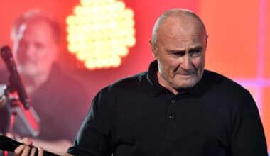 Phil Collins compie 75 anni: comparsa nel film dei Beatles, quando cantò in italiano, come sta oggi