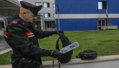 Scuola, arriva la circolare per l'uso di metal detector firmata da Piantedosi e Valditara