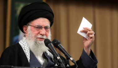 Iran, le ultime notizie in diretta | Trump: «Se Teheran non tratta sul nucleare attaccheremo». Il ministro degli Esteri iraniano: «No a negoziati in un clima di minaccia»