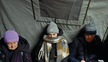 Teli bianchi, generatori e metrò: così gli ucraini lottano con il freddo peggiore degli ultimi 10 anni