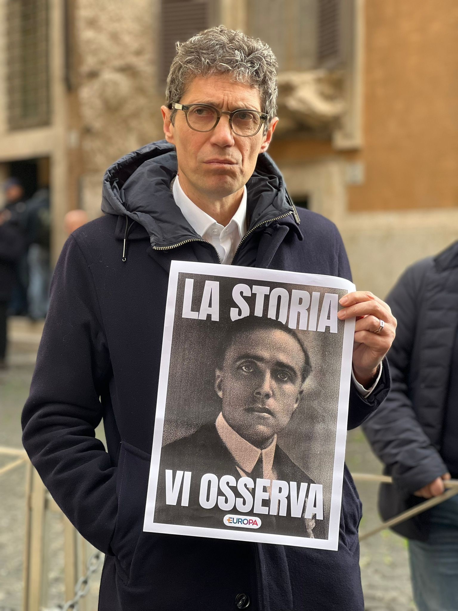 Conferenza con Casapound alla Camera, le opposizioni occupano la sala stampa: annullati tutti gli incontri. Il leghista Furgiuele: «Siete della ztl»