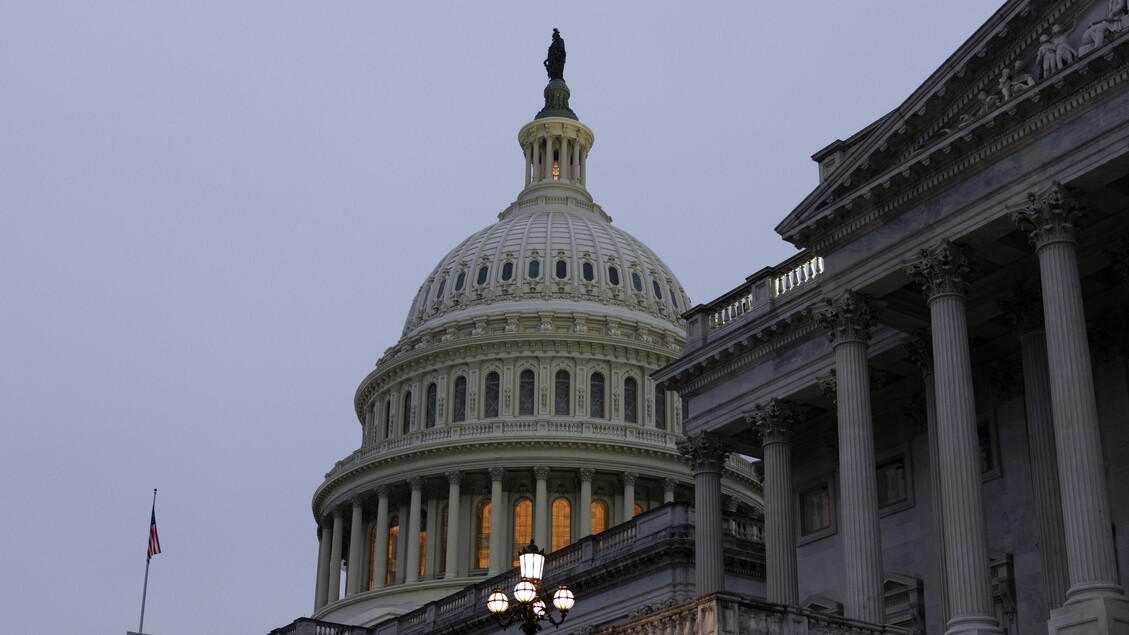 Il Senato Usa approva la risoluzione per limiti a Trump sul Venezuela - Ultima ora