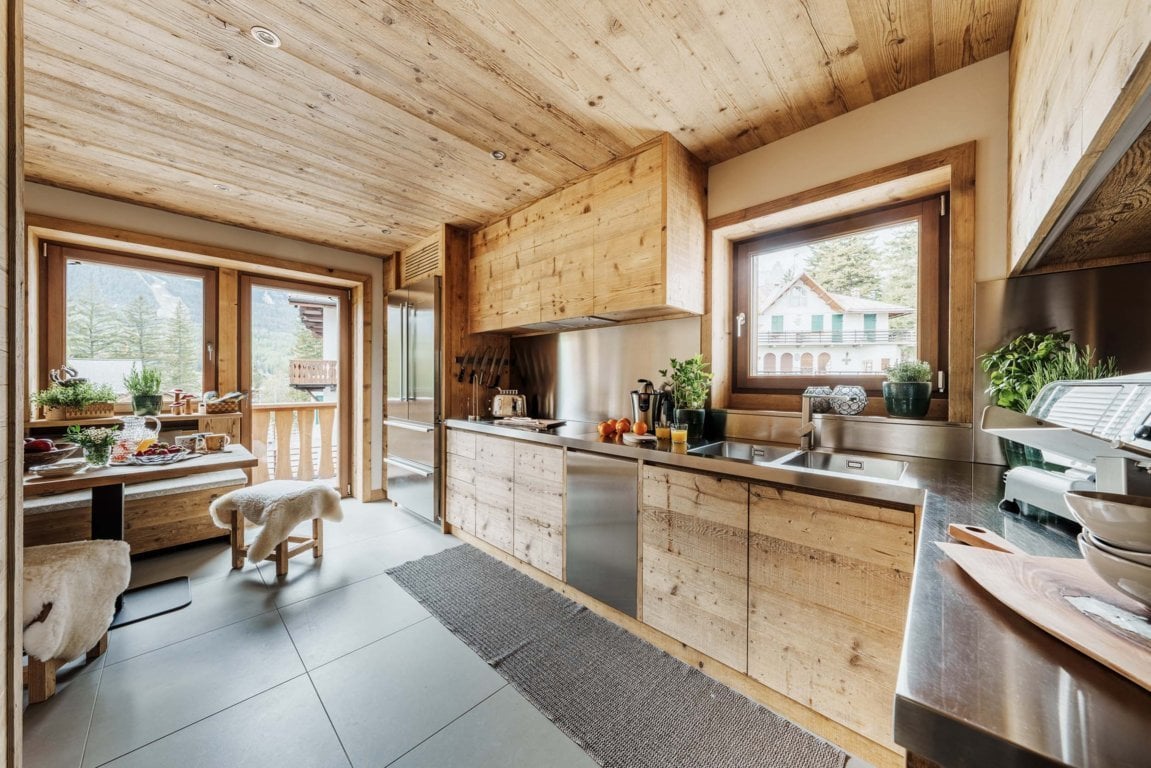 Una villa a Cortina d’Ampezzo reinterpreta con eleganza l’estetica montana