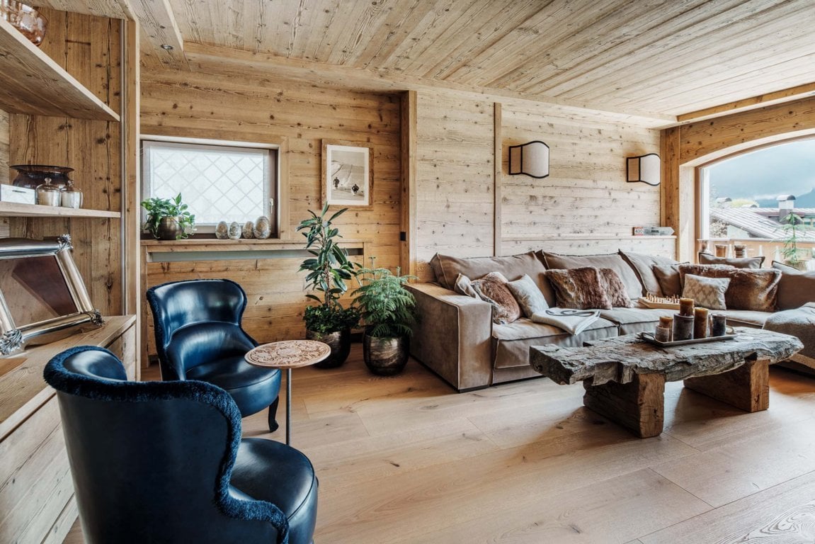 Una villa a Cortina d’Ampezzo reinterpreta con eleganza l’estetica montana