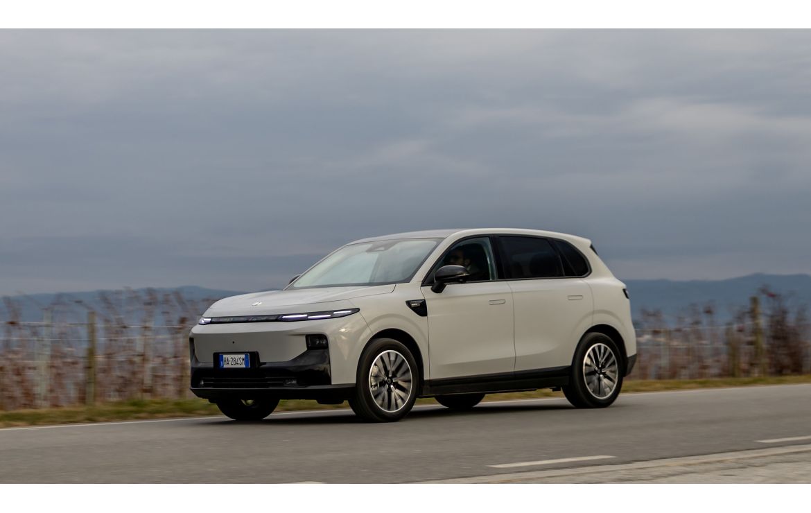 Arriva in Italia la Leapmotor B10 REEV Hybrid con offerta lancio di 25.900€ | Leapmotor